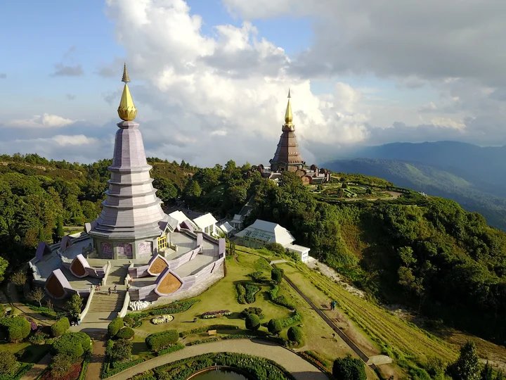 KING & QUEEN<br/> PAGODAS