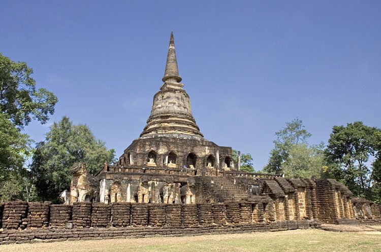 WAT CHANG LOM